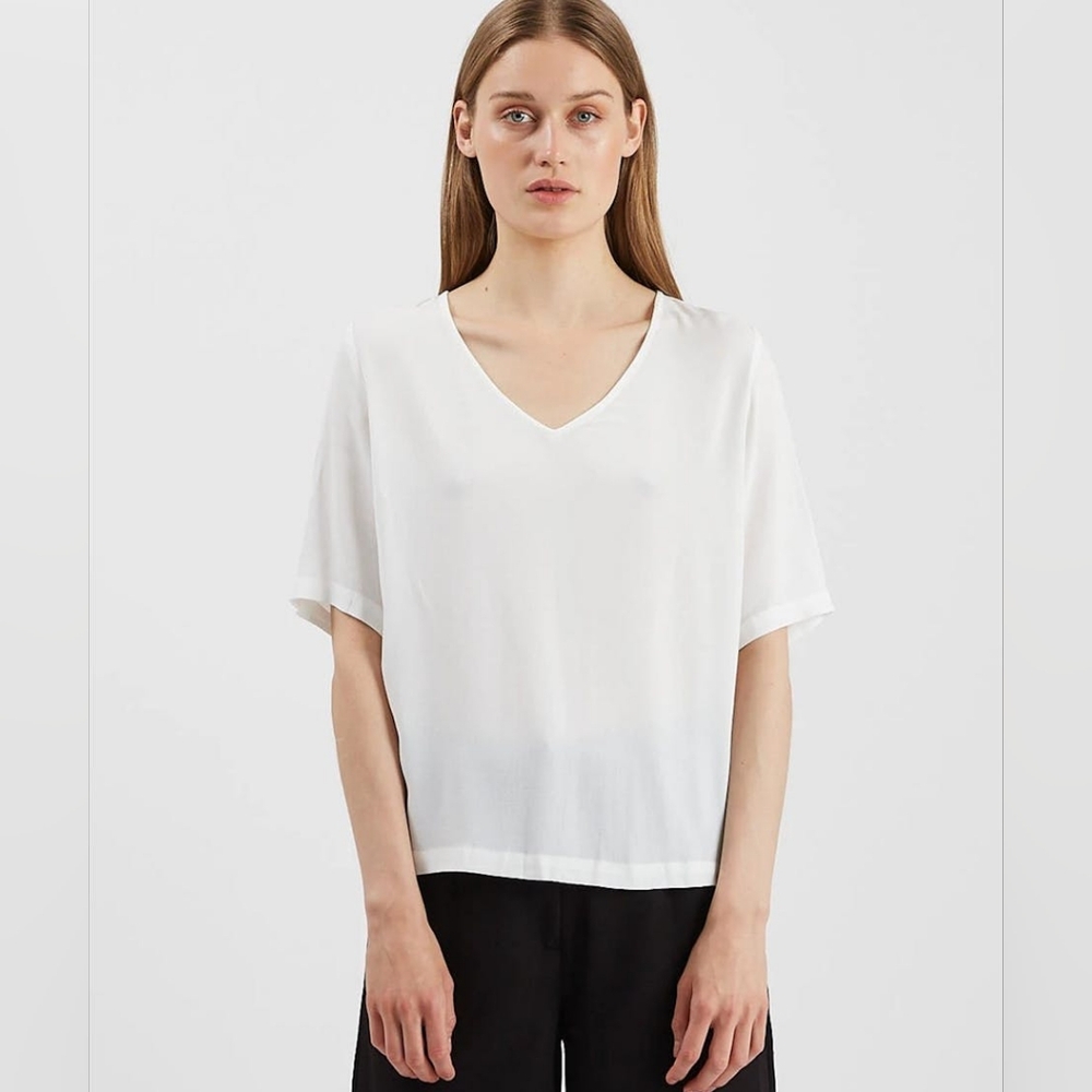 Minimum Elvire White V-Neck Women's Blouse Top